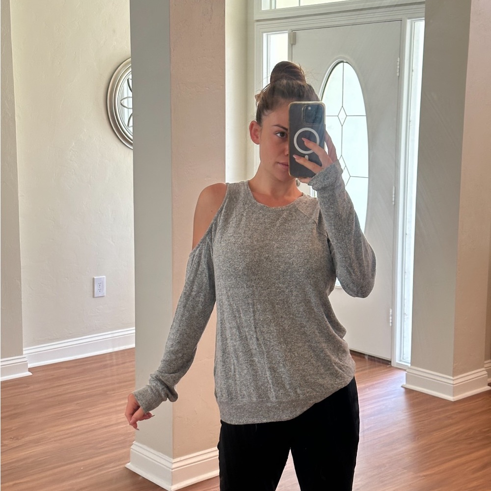 Long sleeve off the shoulder gray